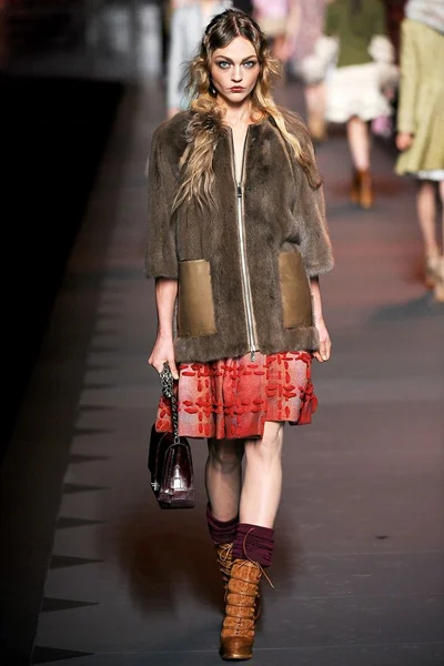 Look 26